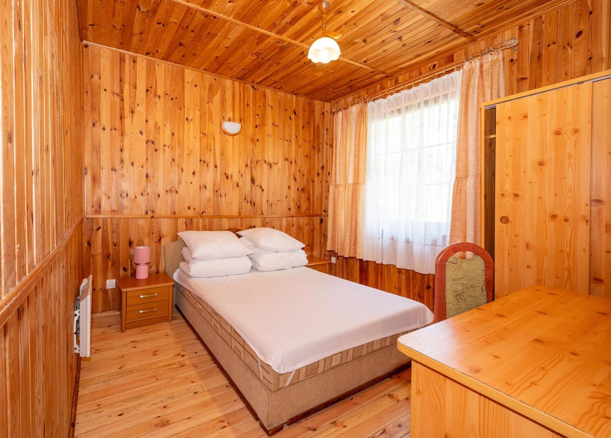 Gosciniec Jedrus Hotel Dabki Exterior photo
